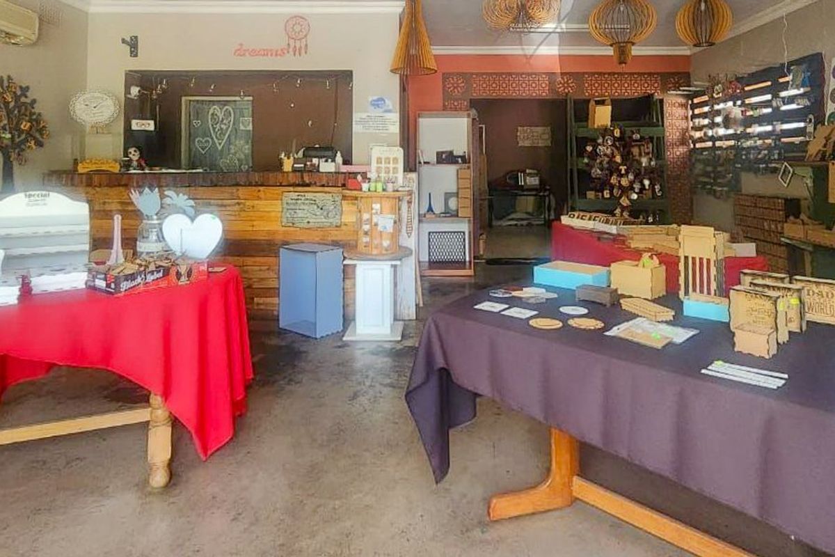 BUSINESS PREMISES WITH EXCELLENT LOCATION! - Photo 3