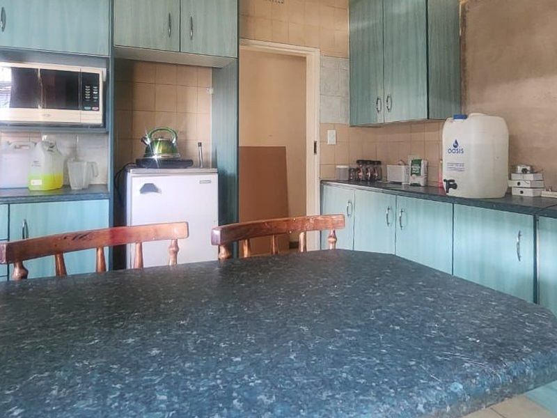 BUSINESS PREMISES WITH EXCELLENT LOCATION! - Photo 10