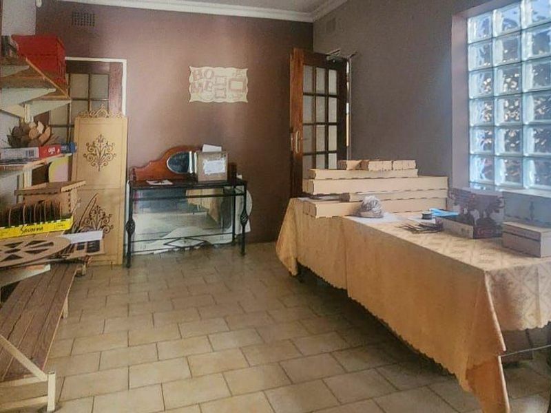 BUSINESS PREMISES WITH EXCELLENT LOCATION! - Photo 7