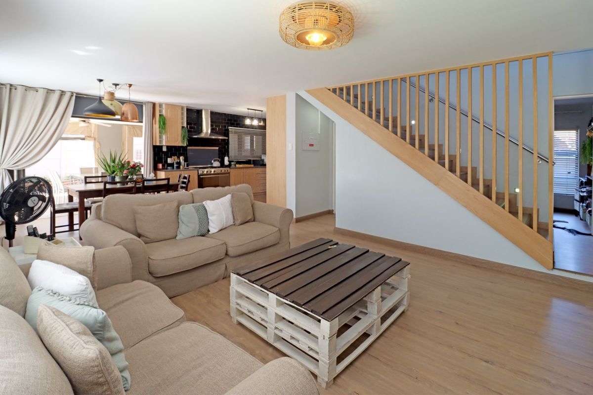Immaculate and Stylish Duet – A Cut Above the Rest! - Photo 4