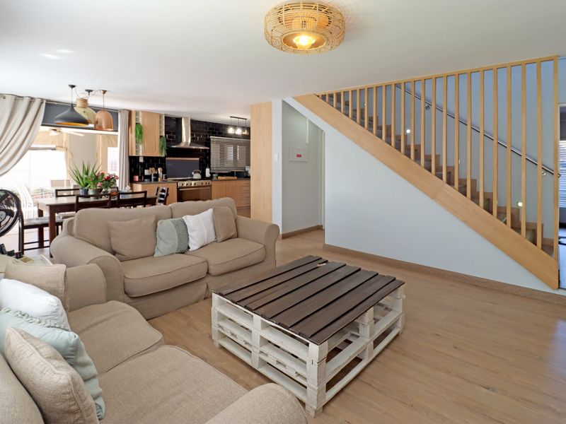 Immaculate and Stylish Duet – A Cut Above the Rest! - Photo 4