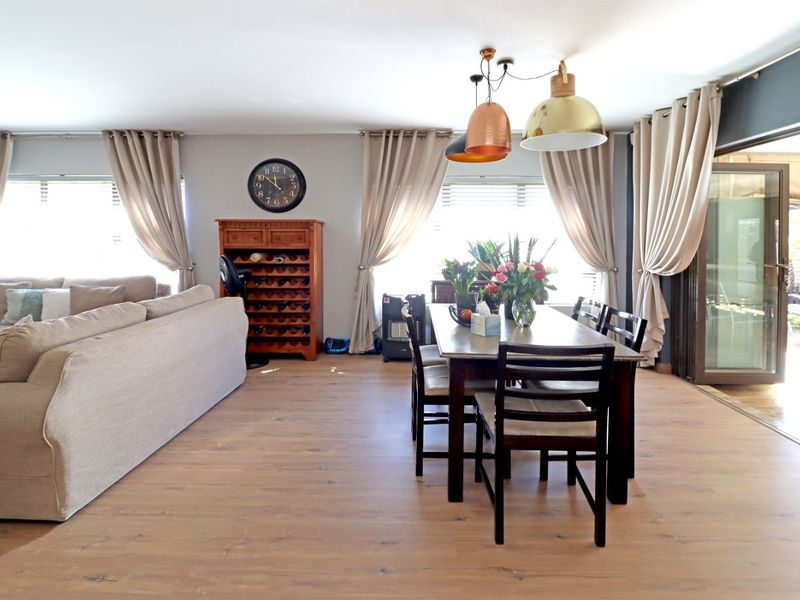 Immaculate and Stylish Duet – A Cut Above the Rest! - Photo 10