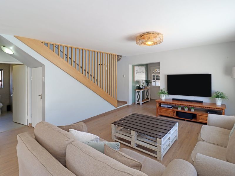 Immaculate and Stylish Duet – A Cut Above the Rest! - Photo 6