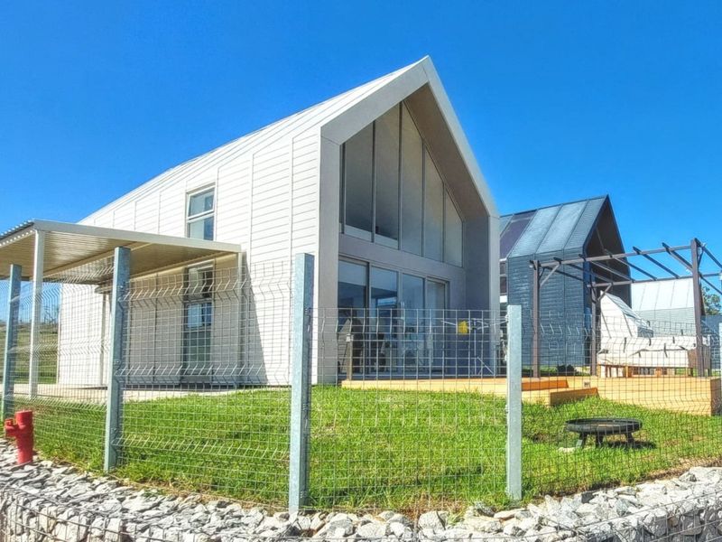 Signature, Live Smarter. Live Sustainably. Live Luxuriously. COUNTRY GARDENS ESTATE – SUSTAINABLE OFF-GRID LIVING IN LANSERIA TRUE SUSTAINABILITY = REAL SAVINGS •	Off-grid ready: solar energy + borehole water supply - Photo 5