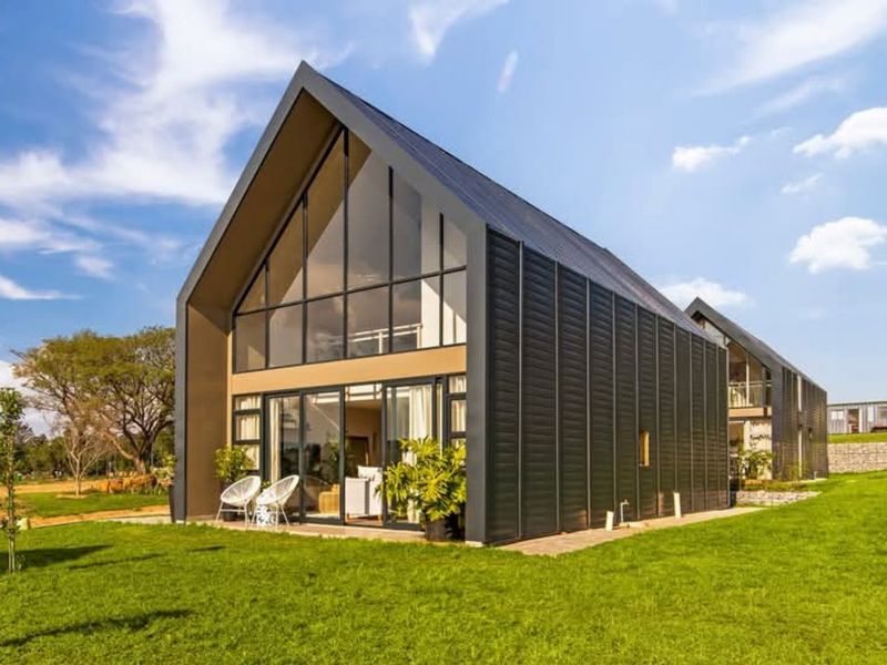 Signature, Live Smarter. Live Sustainably. Live Luxuriously. COUNTRY GARDENS ESTATE – SUSTAINABLE OFF-GRID LIVING IN LANSERIA TRUE SUSTAINABILITY = REAL SAVINGS •	Off-grid ready: solar energy + borehole water supply - Photo 4