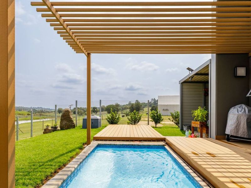 Signature, Live Smarter. Live Sustainably. Live Luxuriously. COUNTRY GARDENS ESTATE – SUSTAINABLE OFF-GRID LIVING IN LANSERIA TRUE SUSTAINABILITY = REAL SAVINGS •	Off-grid ready: solar energy + borehole water supply - Photo 9