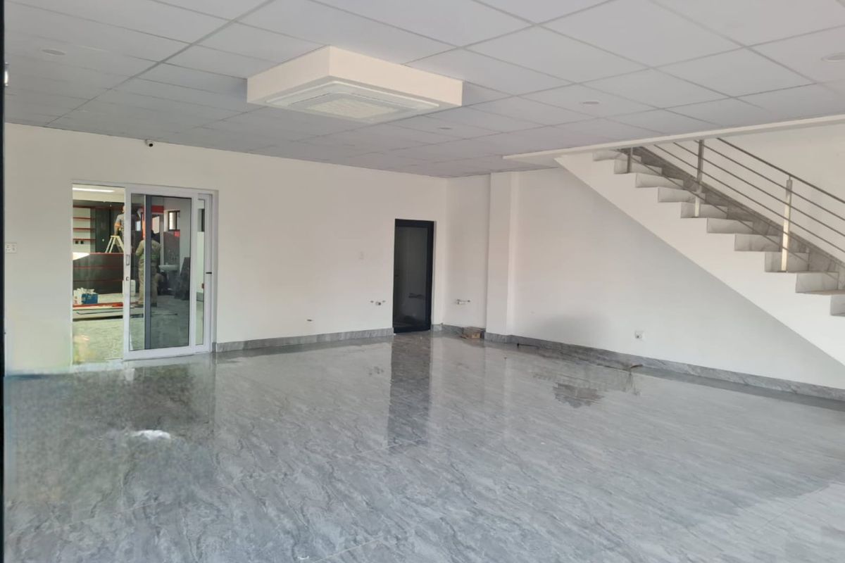 Retail/Office space in a very sought after Medical Centre - Photo 3