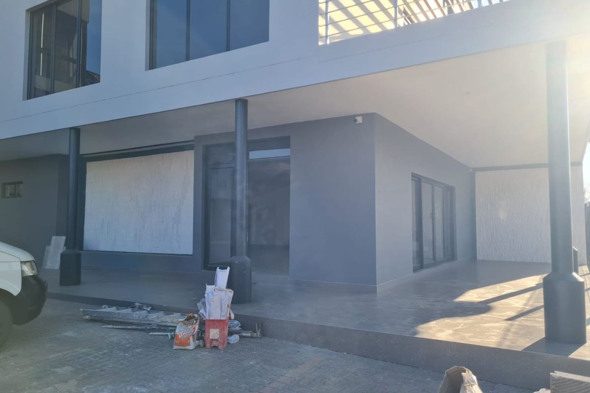 Retail/Office space in a very sought after Medical Centre - Photo 5