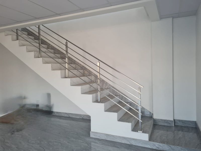 Retail/Office space in a very sought after Medical Centre - Photo 4