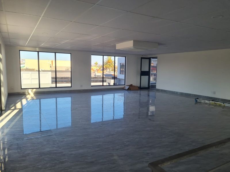 Retail/Office space in a very sought after Medical Centre - Photo 7