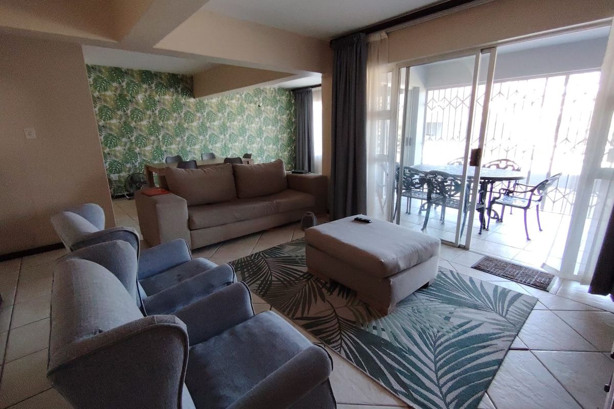 3 Bedroom 2 Bathroom Apartment With Direct Beach Access - Photo 4