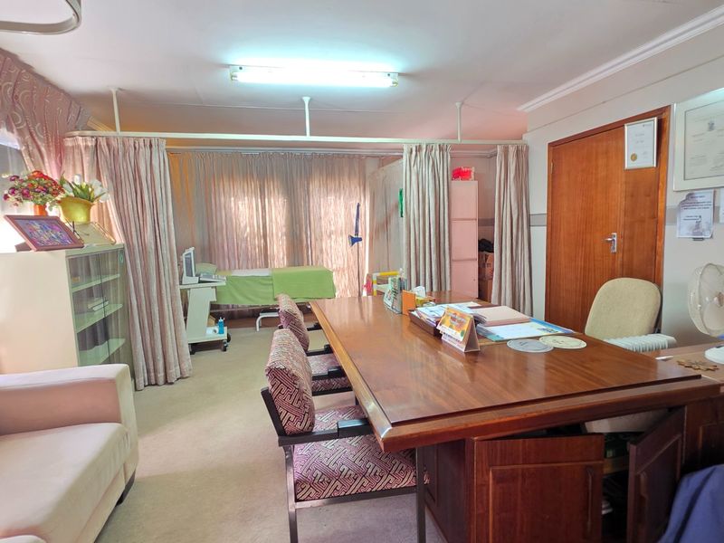 Standard Face Brick Home for Sale in Laudium - Photo 8