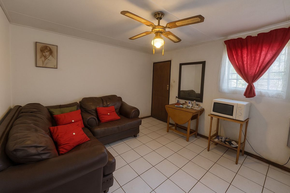 1 BEDROOM APARTMENT WITH GARAGE IN WILGERPARK - Photo 4