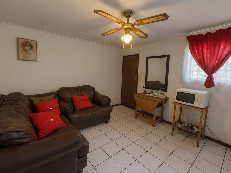 1 BEDROOM APARTMENT WITH GARAGE IN WILGERPARK - Photo 4