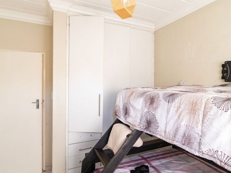 Discover Your Oasis in Edenglen! - Photo 10