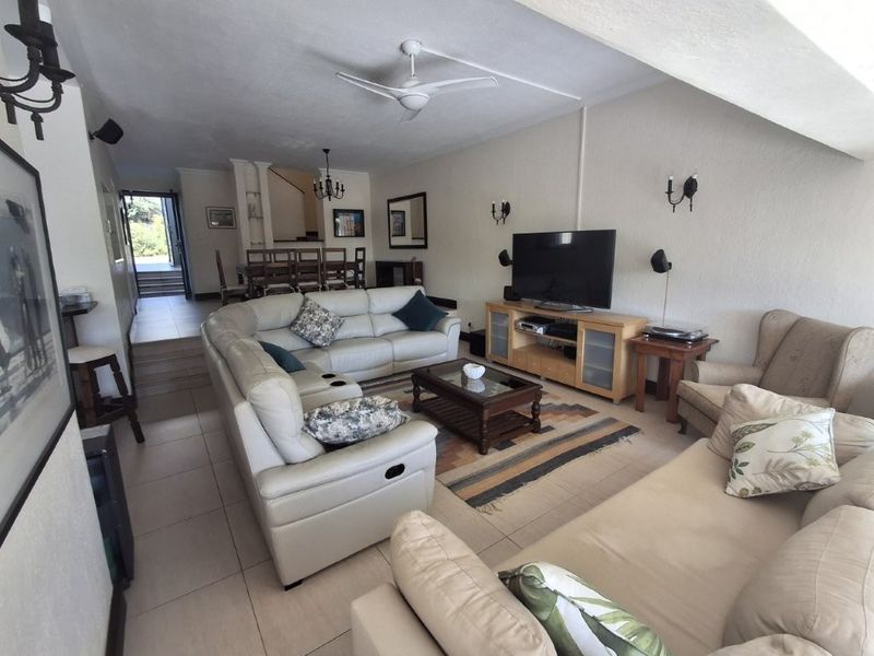 Pristine Townhouse in the much sought after Tibouchina complex, boasting upper-level Ocean vistas!! And BONUS separate guest suite accommodation!!! - Photo 7