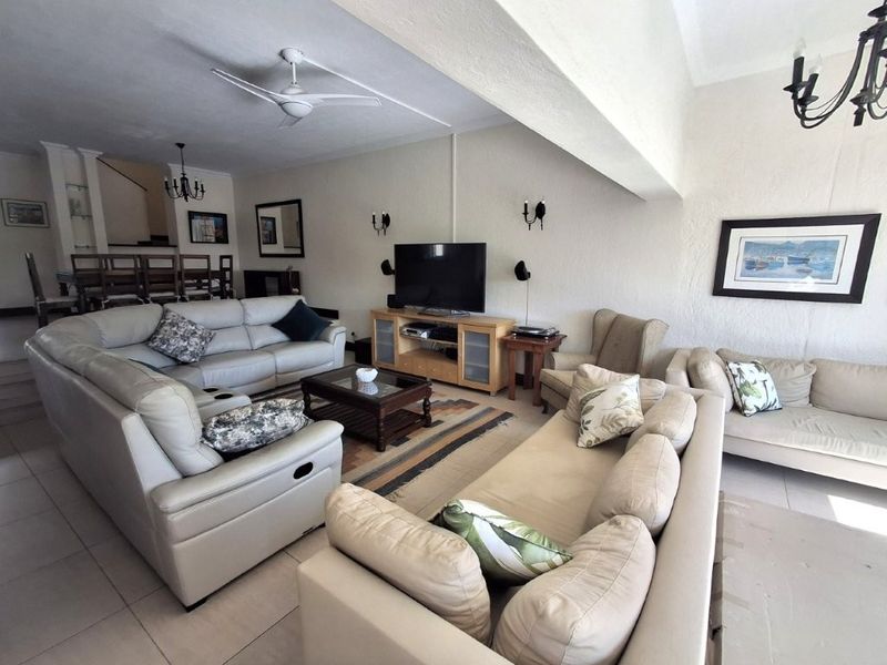 Pristine Townhouse in the much sought after Tibouchina complex, boasting upper-level Ocean vistas!! And BONUS separate guest suite accommodation!!! - Photo 9