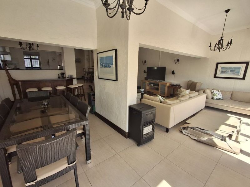Pristine Townhouse in the much sought after Tibouchina complex, boasting upper-level Ocean vistas!! And BONUS separate guest suite accommodation!!! - Photo 8