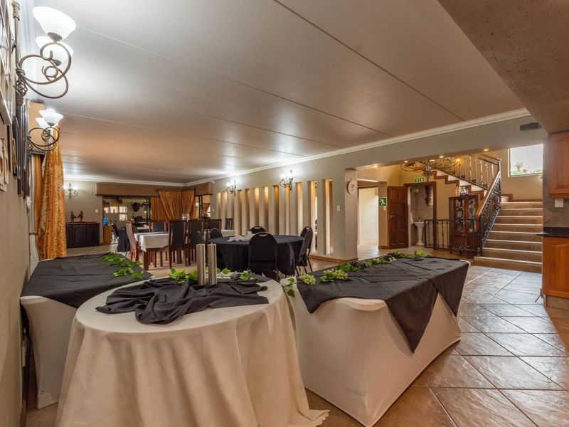 Impeccable Residence with Dual-Purpose Living and Rental Possibilities. - Photo 9