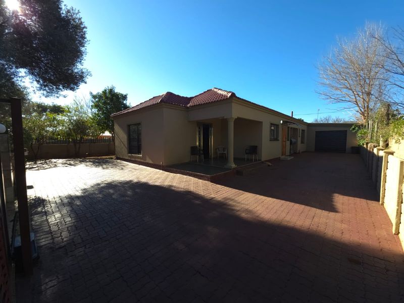 3 Bedroom House in Randlespark - Photo 2