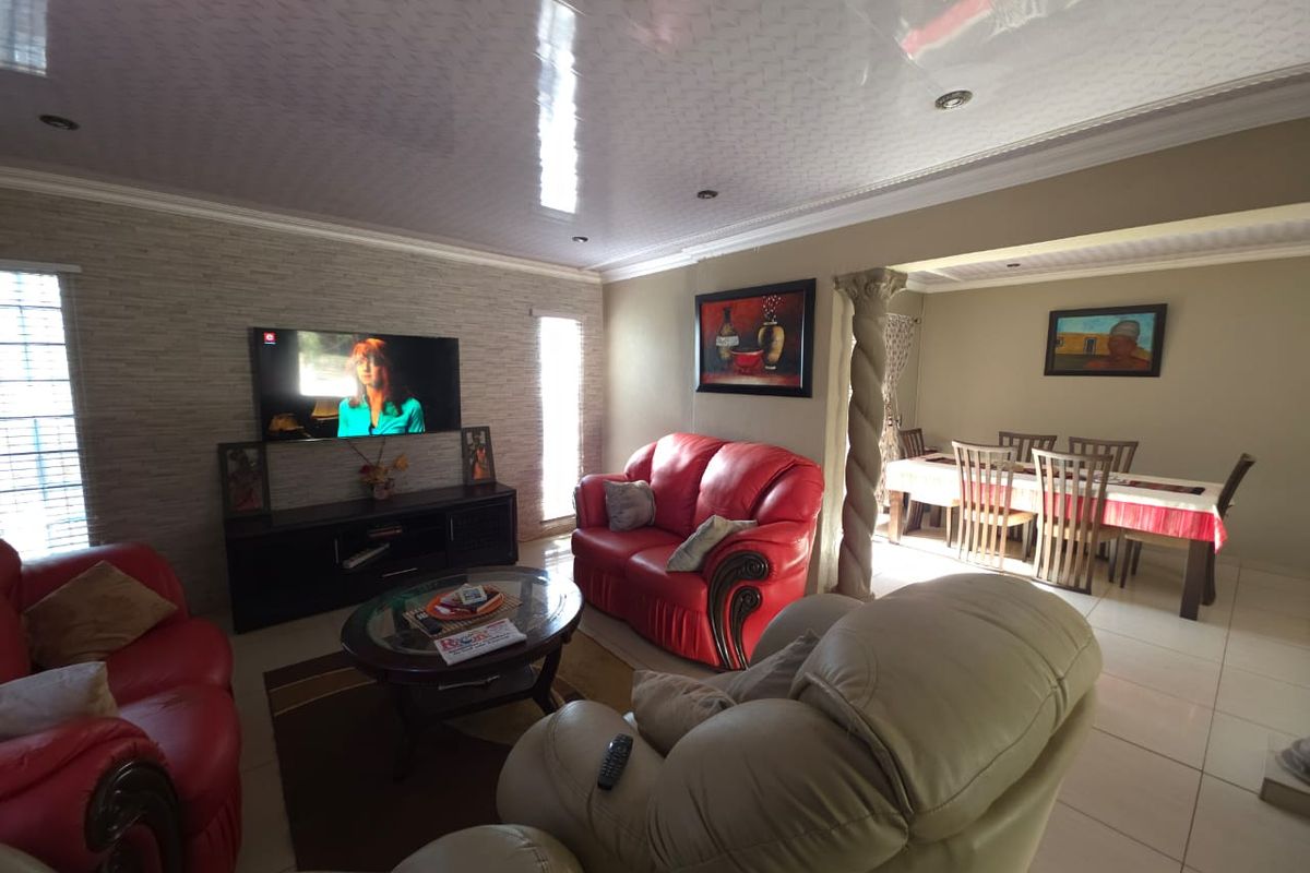 3 Bedroom House in Randlespark - Photo 5