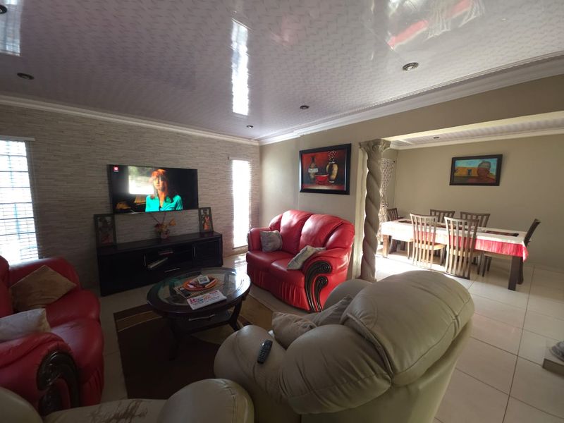 3 Bedroom House in Randlespark - Photo 5