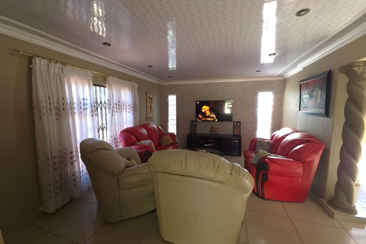 3 Bedroom House in Randlespark - Photo 4