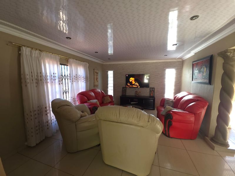 3 Bedroom House in Randlespark - Photo 4