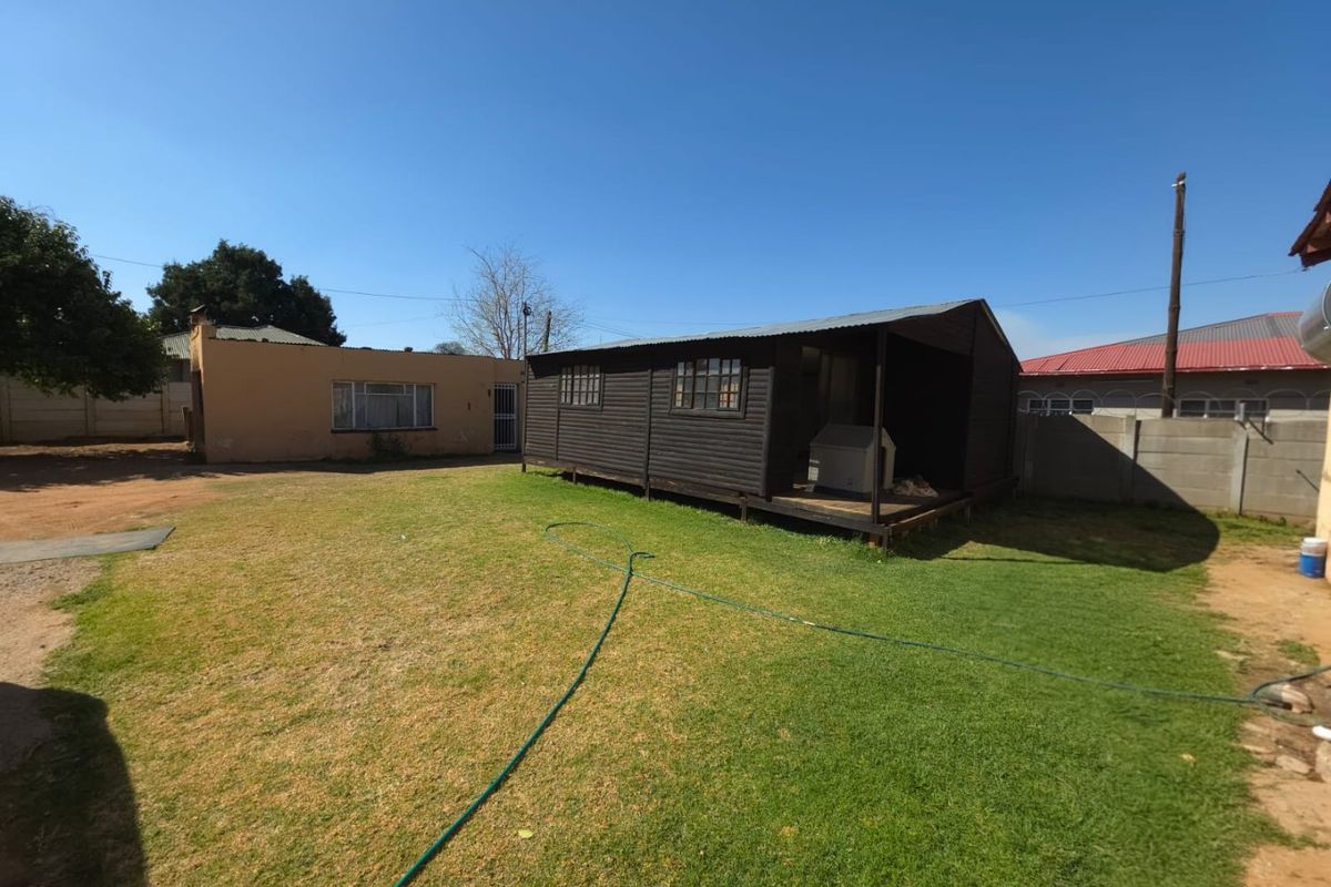 3-Bedroom Home + Flat For Sale – Oudorp, Klerksdorp - Photo 5