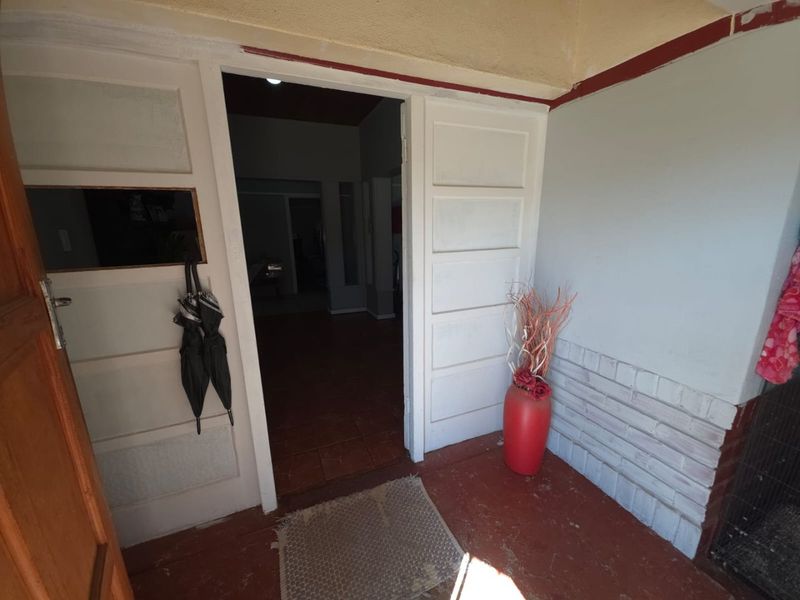 3-Bedroom Home + Flat For Sale – Oudorp, Klerksdorp - Photo 7