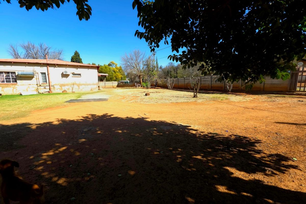 3-Bedroom Home + Flat For Sale – Oudorp, Klerksdorp - Photo 3