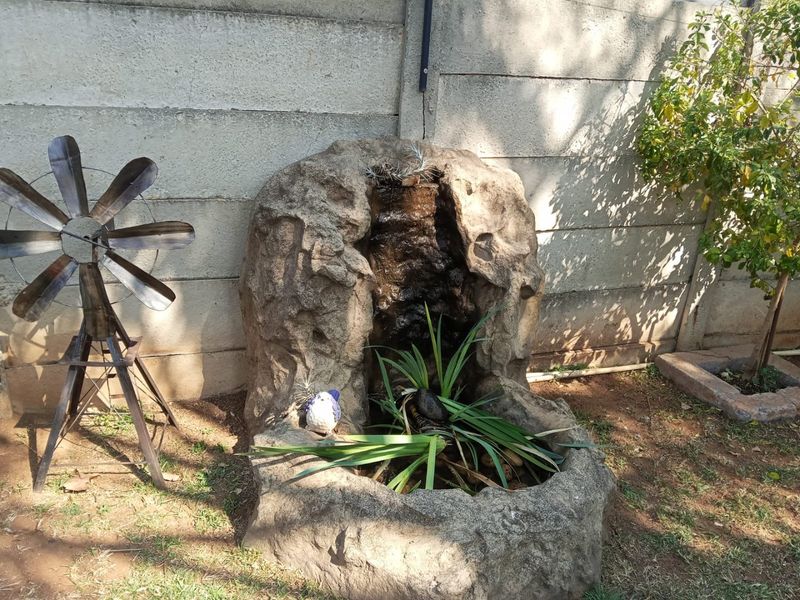 Spacious 4-Bedroom Freestanding Home in a Prime Location   - Photo 7