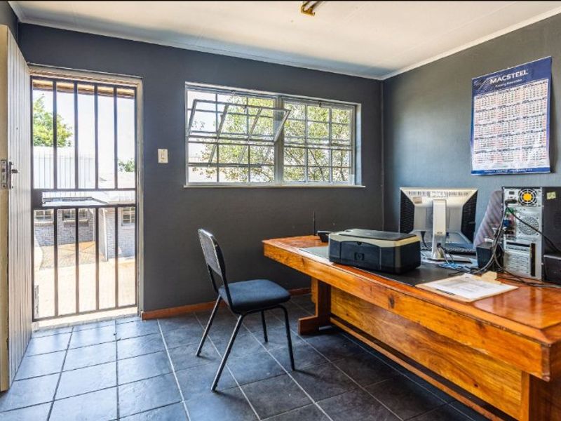 Investment Opportunity: Prime Industrial Warehouse in Wadeville, Germiston - Photo 9