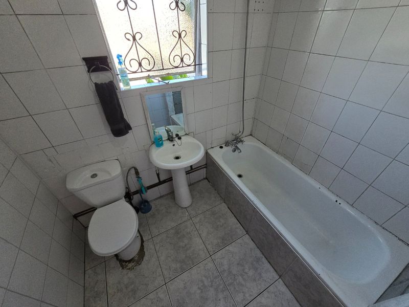 Spacious and Gracious home - Photo 9