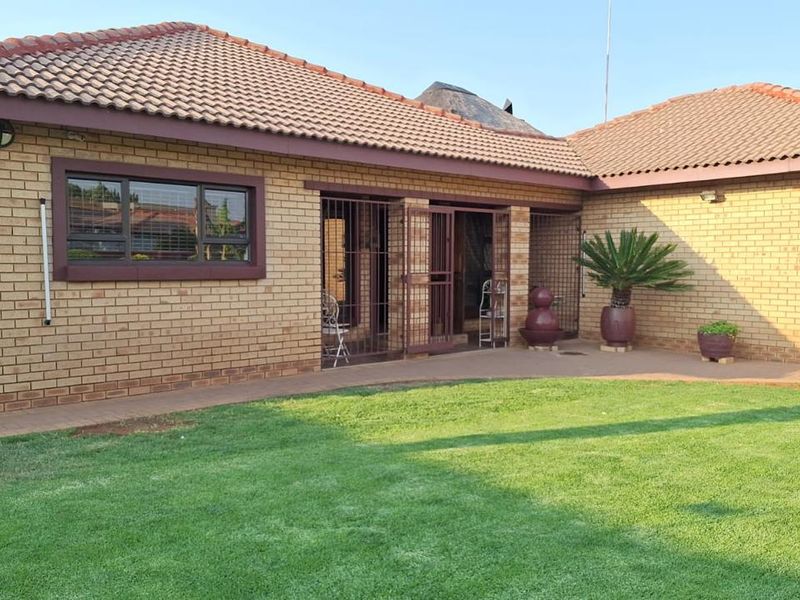 Modern Townhouse in Flamwood - Photo 2