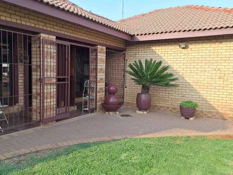 Modern Townhouse in Flamwood - Photo 1