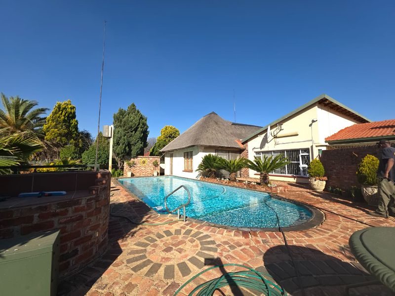 Exceptional 3-in-1 Property with Pool, Entertainment & Investment Potential - Photo 7