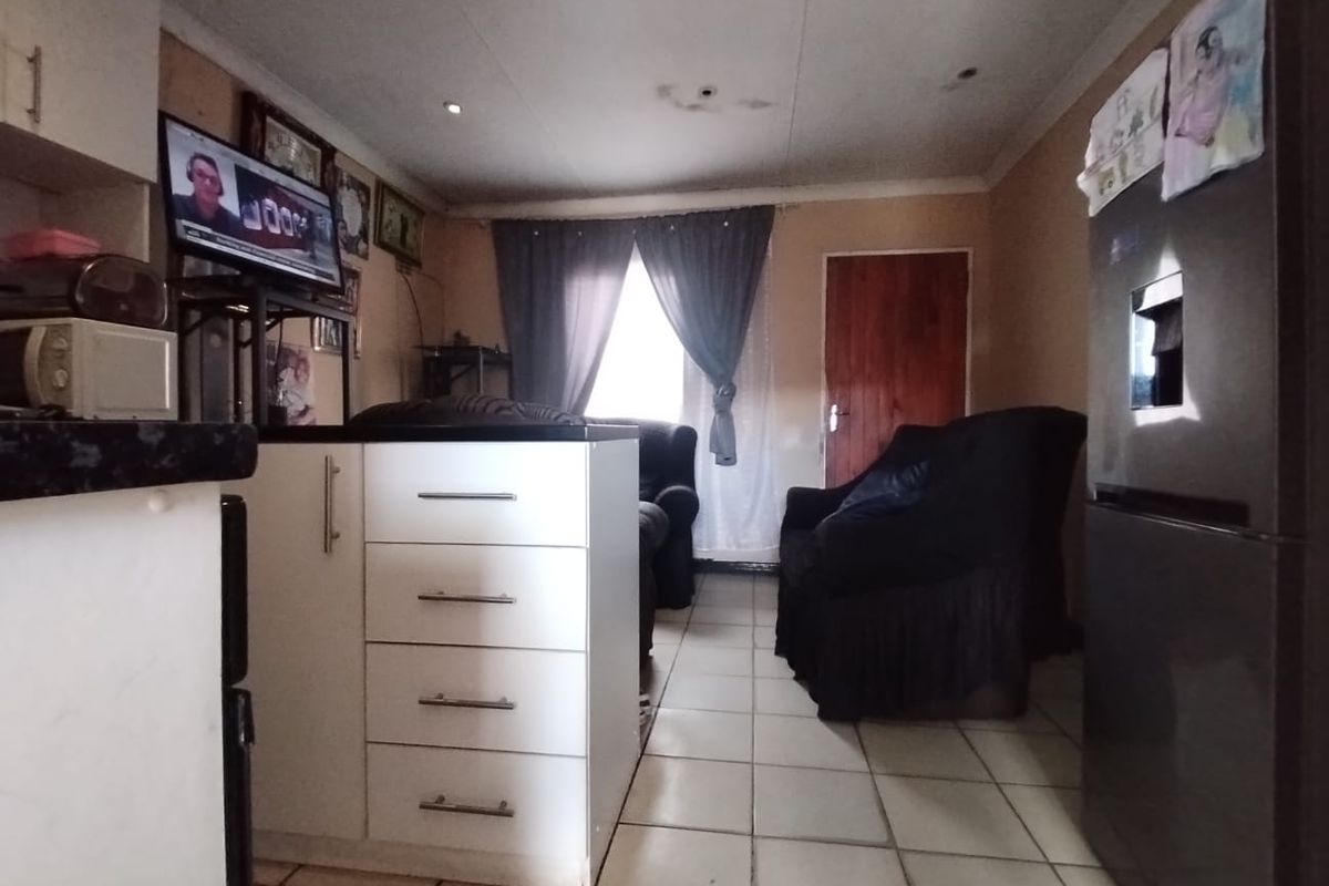 Two bedroom family home for sale in Pelican Park (New Horizon) - Photo 3