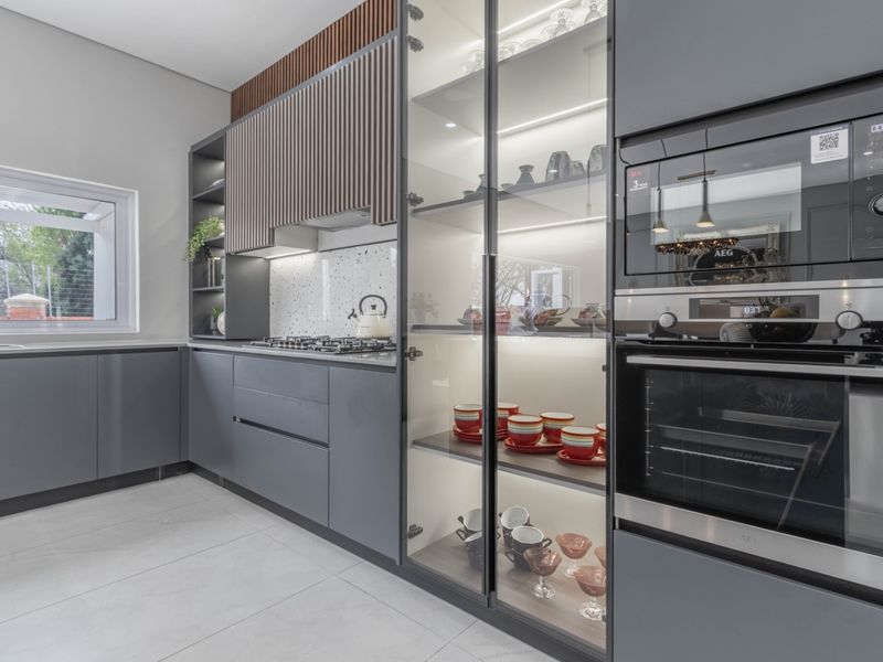 MODERN FOUR BEDROOM HOUSE FOR SALE IN SOUGHT AFTER ESTATE NEXT TO BENONI COUNTRY CLUB !!NO TRANSFER DUTY!! - Photo 4