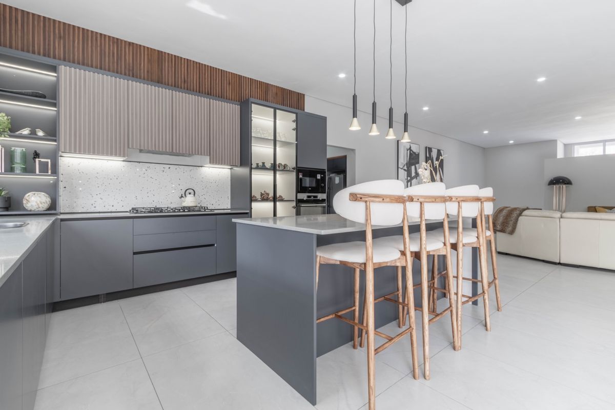 MODERN FOUR BEDROOM HOUSE FOR SALE IN SOUGHT AFTER ESTATE NEXT TO BENONI COUNTRY CLUB !!NO TRANSFER DUTY!! - Photo 2