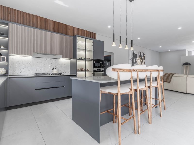 MODERN FOUR BEDROOM HOUSE FOR SALE IN SOUGHT AFTER ESTATE NEXT TO BENONI COUNTRY CLUB !!NO TRANSFER DUTY!! - Photo 2