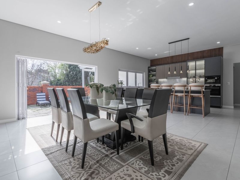 MODERN FOUR BEDROOM HOUSE FOR SALE IN SOUGHT AFTER ESTATE NEXT TO BENONI COUNTRY CLUB !!NO TRANSFER DUTY!! - Photo 9