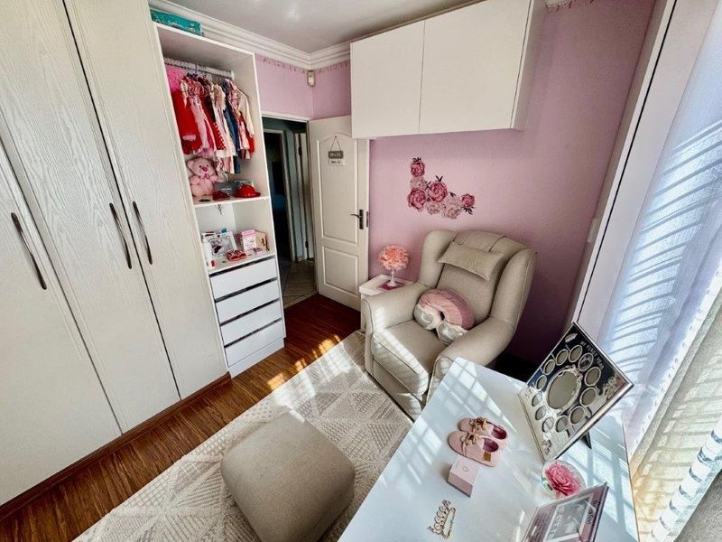 MODERN 3-BEDROOM TOWNHOUSE FOR SALE IN BARTLETT - Photo 6