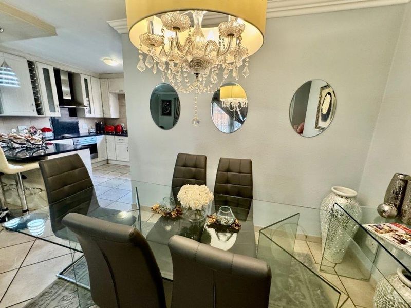 MODERN 3-BEDROOM TOWNHOUSE FOR SALE IN BARTLETT - Photo 3