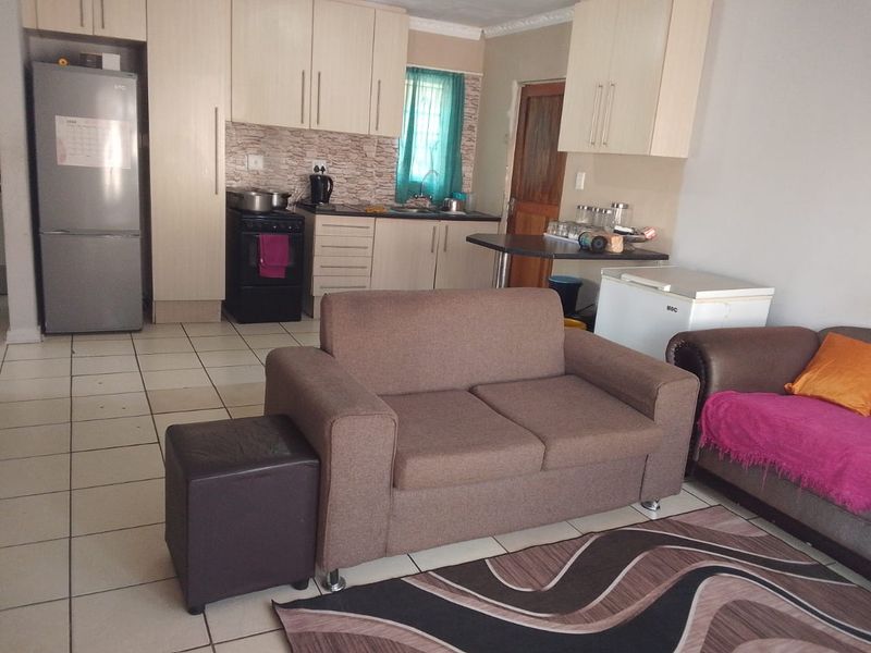 Secure, comfort Stay  in Vista Park, Bloemfontein  - Photo 3