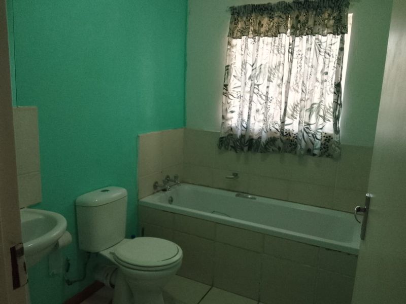 Secure, comfort Stay  in Vista Park, Bloemfontein  - Photo 7