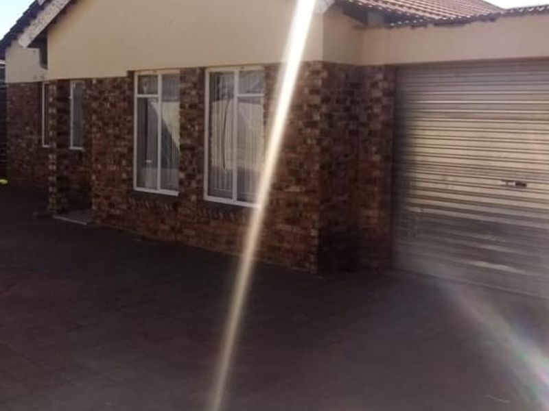 Secure, comfort Stay  in Vista Park, Bloemfontein  - Photo 2