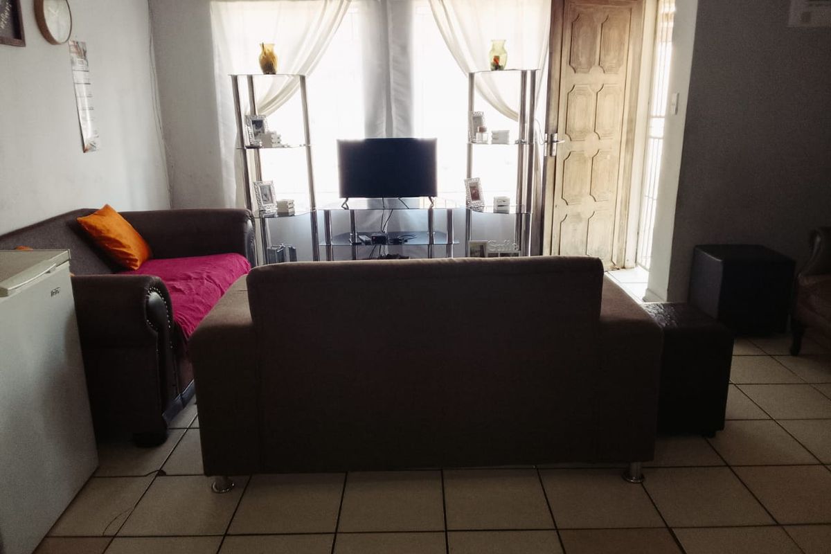 Secure, comfort Stay  in Vista Park, Bloemfontein  - Photo 4