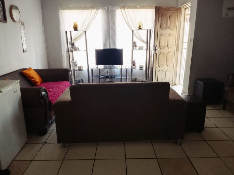 Secure, comfort Stay  in Vista Park, Bloemfontein  - Photo 4