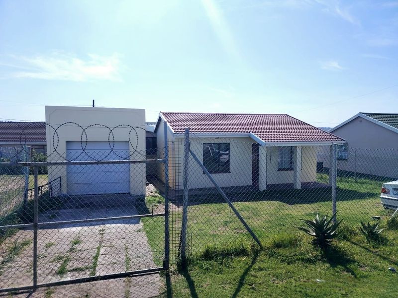 4 Bedroom House For Sale in Rosedale Mdantsane - Photo 2